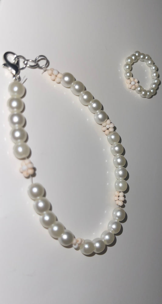 Pearl daisy bracelet